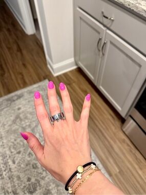 Oura Silver Band Ring with Bright Pink Nails